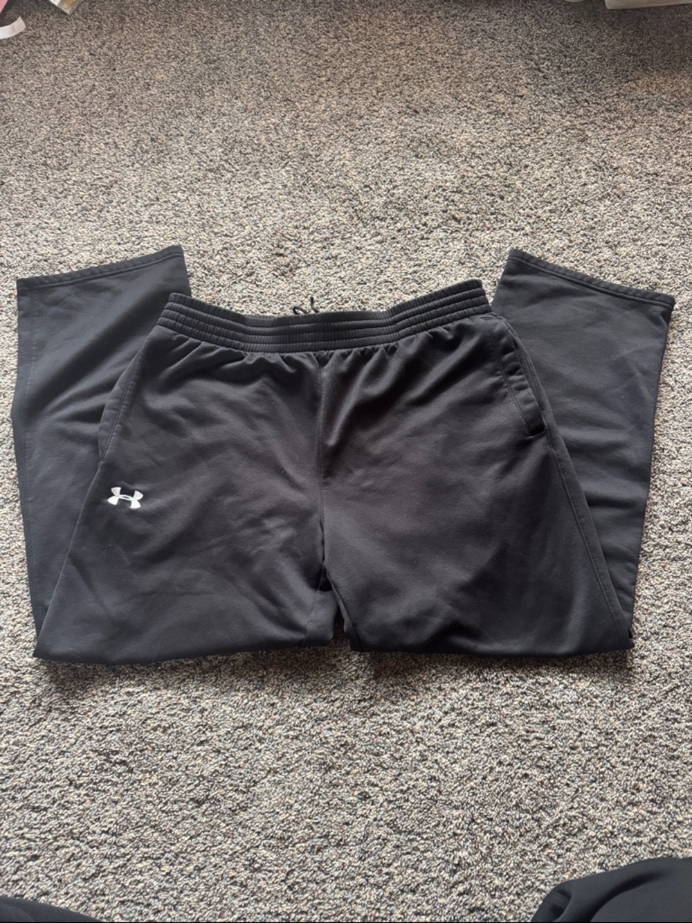 Men’s XL Under Armour Black Fleece Sweatpants with White Logo